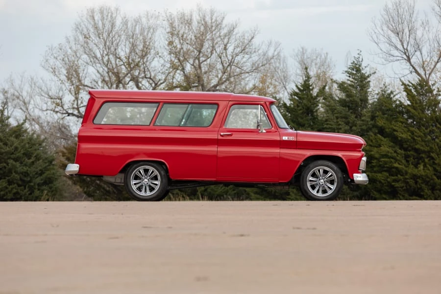 1965 Chevrolet Suburban 5th Gen - Image 2 of 31
