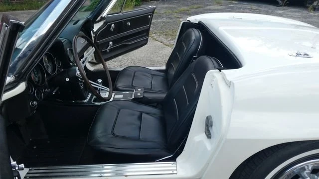 1965 Chevrolet Corvette C2 - Image 13 of 20
