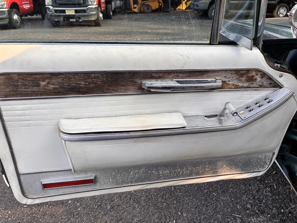 1965 Chrysler Imperial 2nd Gen - Image 25 of 31
