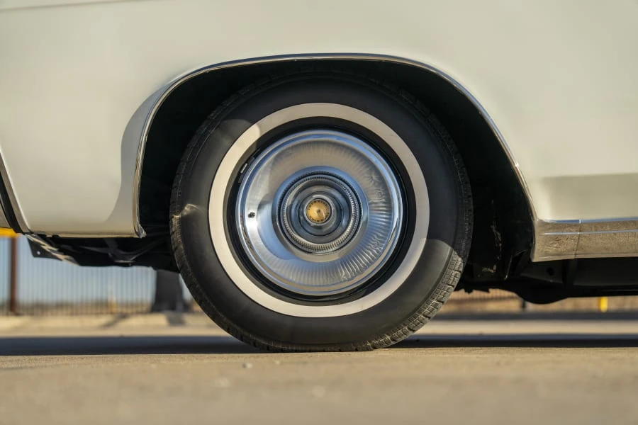 1965 Chrysler Imperial 2nd Gen - Image 16 of 31