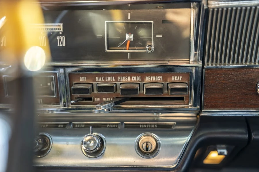 1965 Chrysler Imperial 2nd Gen - Image 30 of 31