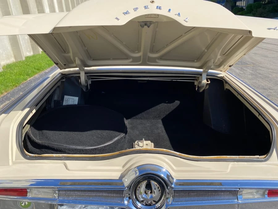 1965 Chrysler Imperial 2nd Gen - Image 10 of 14