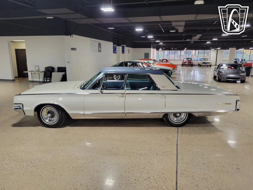 1965 Chrysler New Yorker - Image 8 of 12