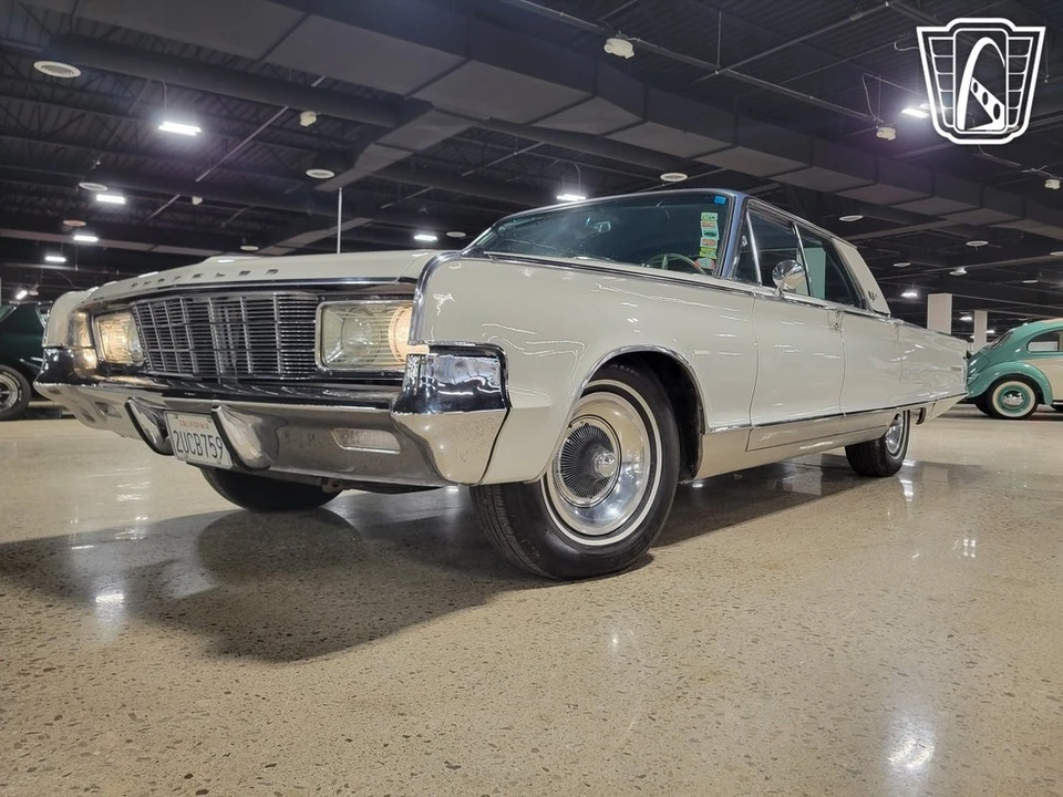 1965 Chrysler New Yorker - Image 3 of 12