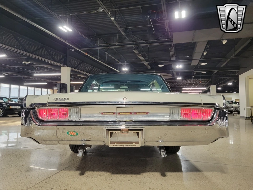 1965 Chrysler New Yorker - Image 4 of 12