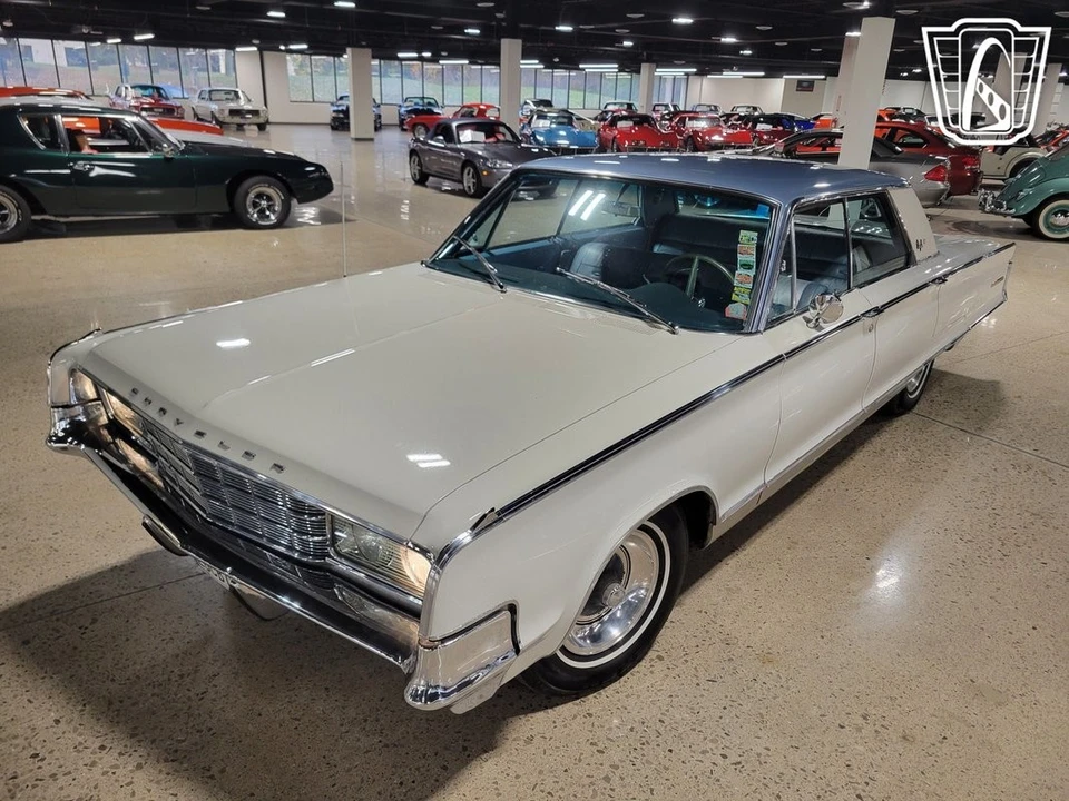 1965 Chrysler New Yorker - Image 5 of 12