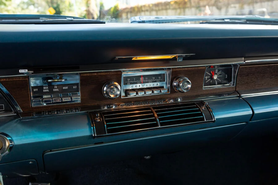 1965 Chrysler New Yorker - Image 20 of 31