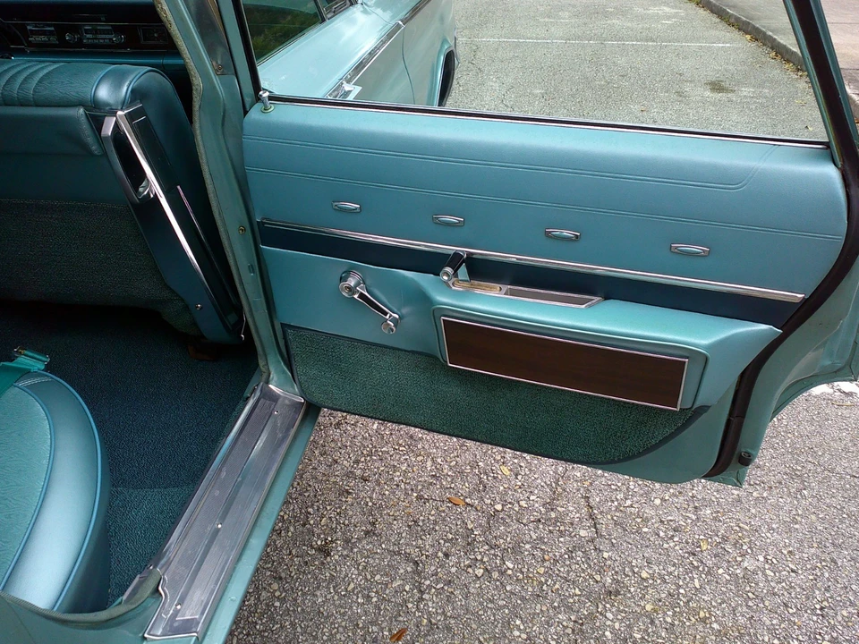 1965 Chrysler New Yorker - Image 17 of 21