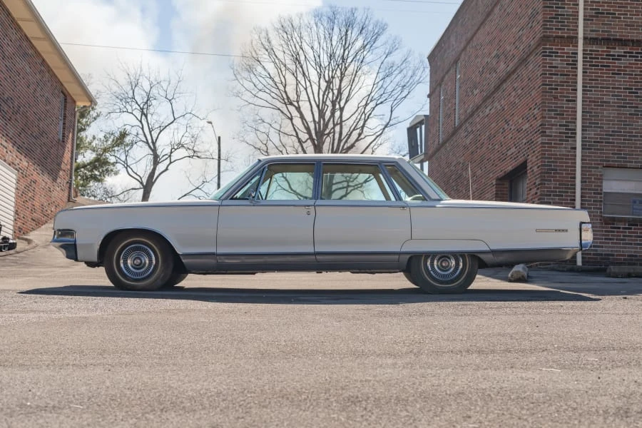 1965 Chrysler New Yorker - Image 2 of 18