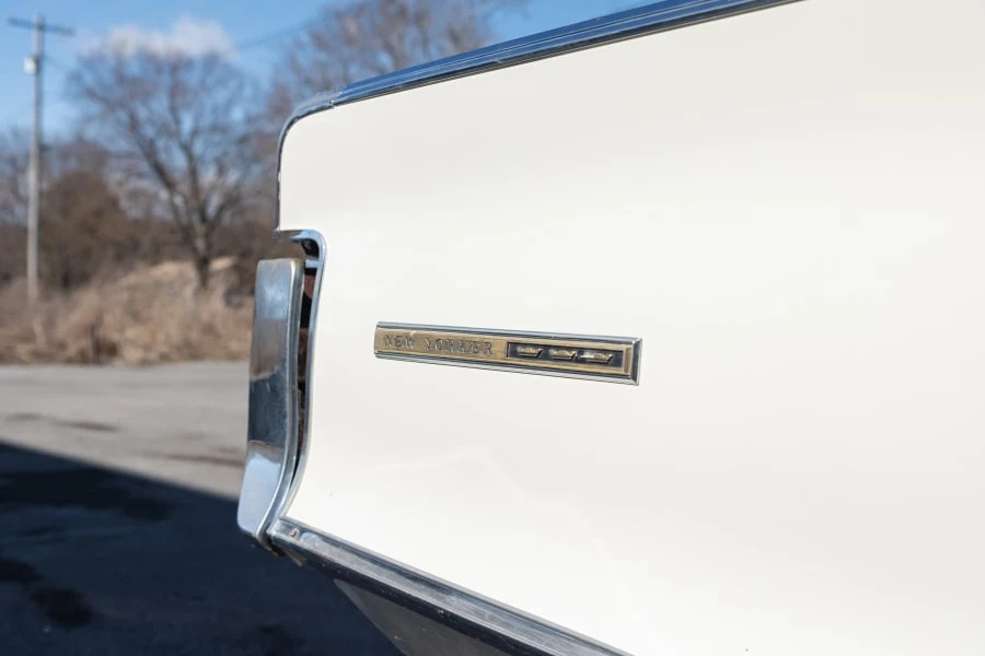 1965 Chrysler New Yorker - Image 9 of 18