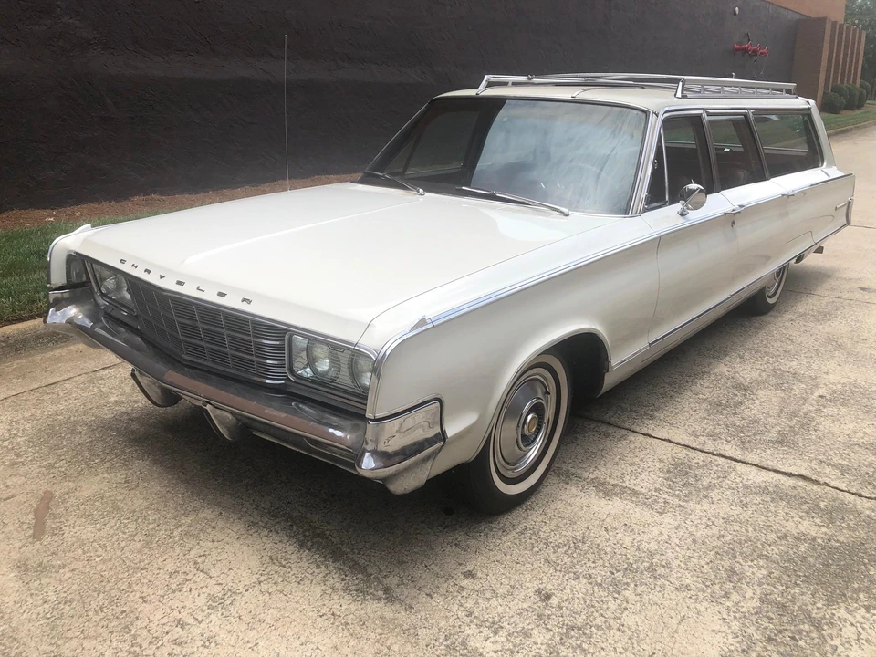 1965 Chrysler New Yorker - Image 2 of 31