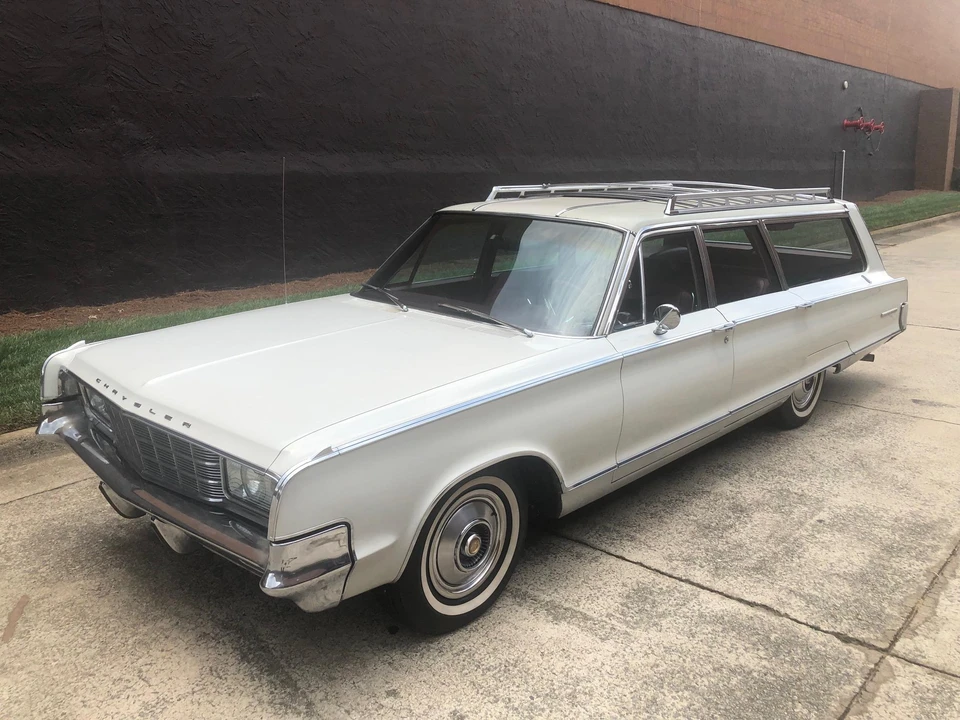 1965 Chrysler New Yorker - Image 4 of 31