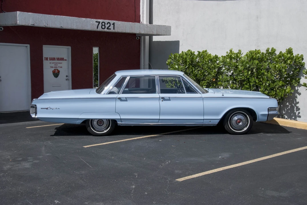 1965 Chrysler Newport - Image 8 of 31