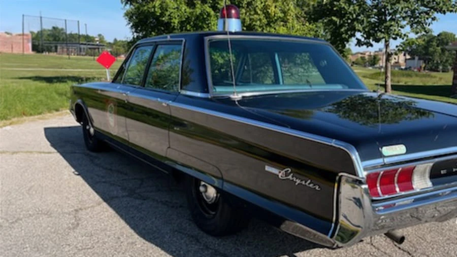 1965 Chrysler Newport - Image 4 of 8