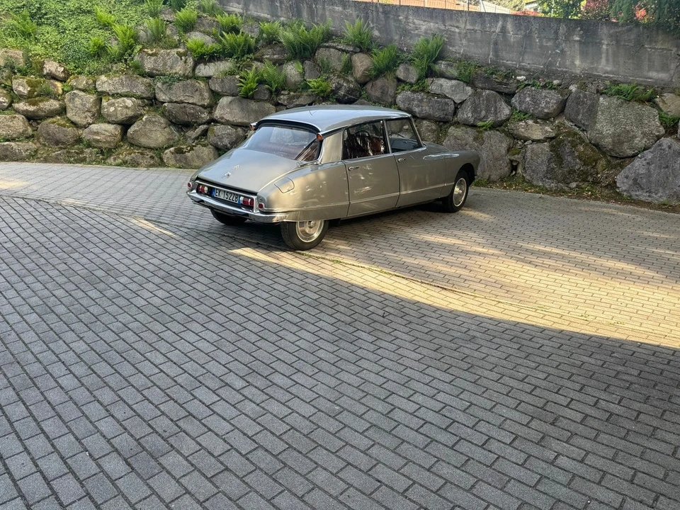 1965 Citroen DS19 - Image 14 of 31