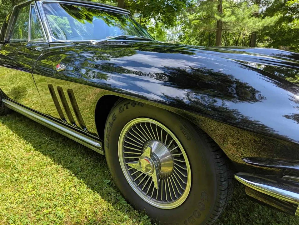 1965 Chevrolet Corvette C2 - Image 9 of 24