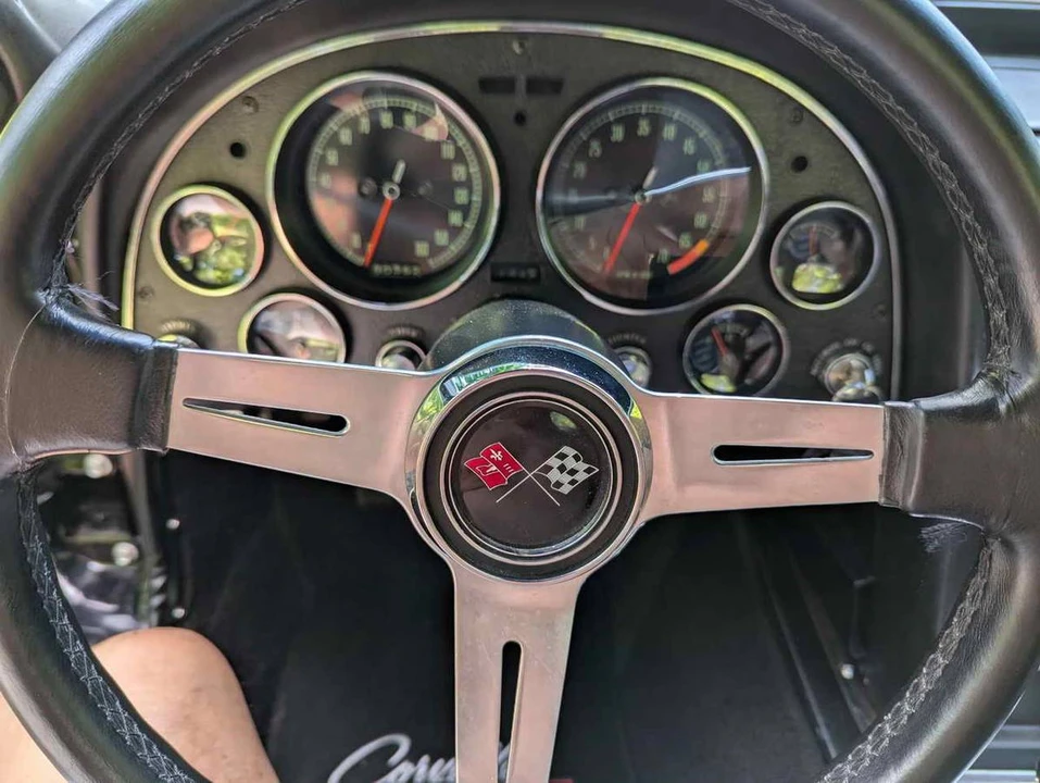 1965 Chevrolet Corvette C2 - Image 11 of 24
