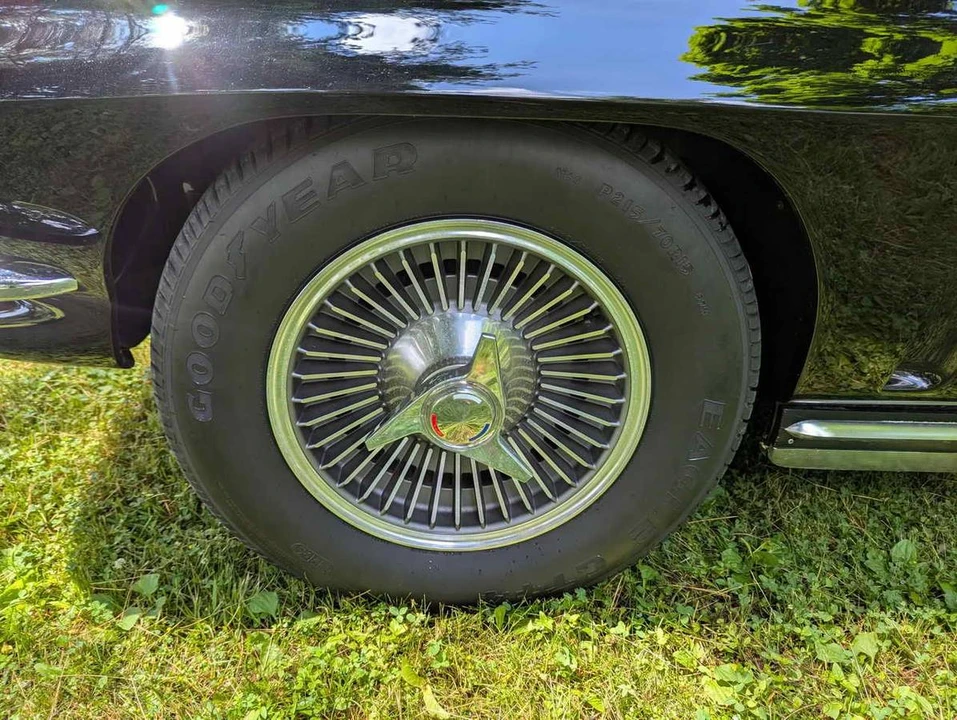 1965 Chevrolet Corvette C2 - Image 19 of 24