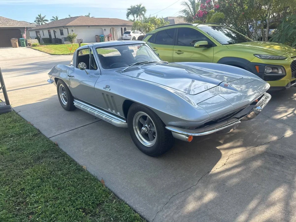 1965 Chevrolet Corvette C2 - Image 9 of 16
