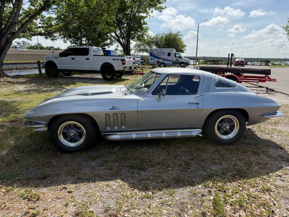 1965 Chevrolet Corvette C2 - Image 5 of 16