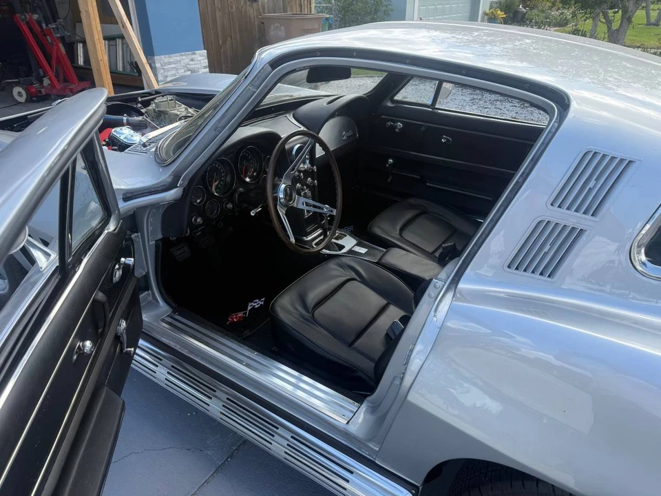 1965 Chevrolet Corvette C2 - Image 11 of 16