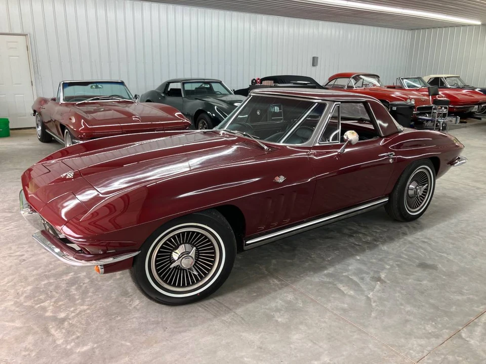 1965 Chevrolet Corvette C2 - Image 19 of 20
