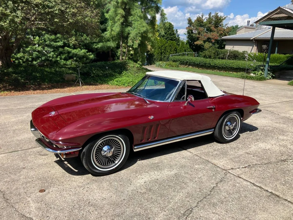 1965 Chevrolet Corvette C2 - Image 11 of 20