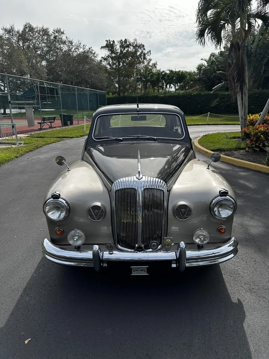 1965 Daimler - Image 9 of 31