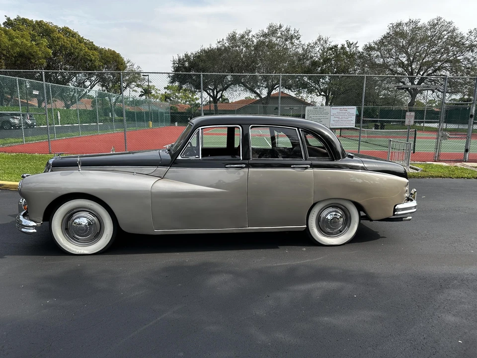 1965 Daimler - Image 3 of 31
