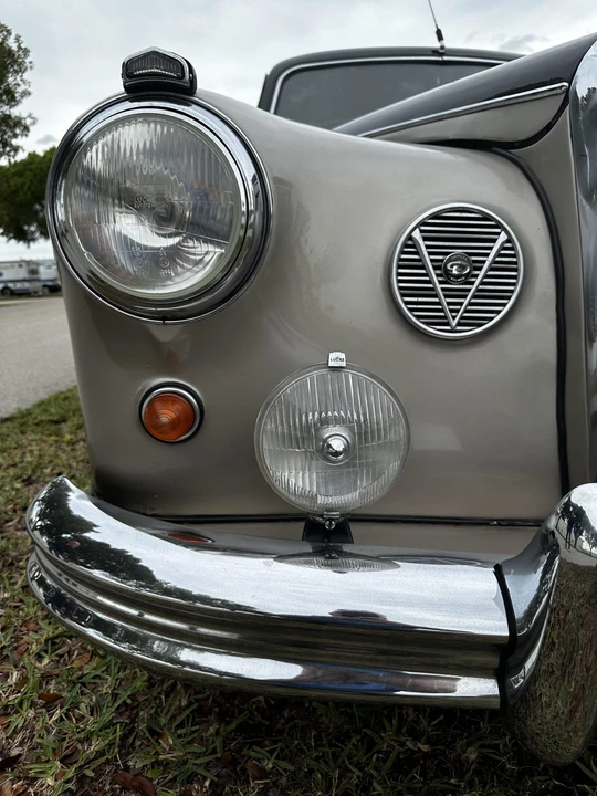 1965 Daimler - Image 11 of 31