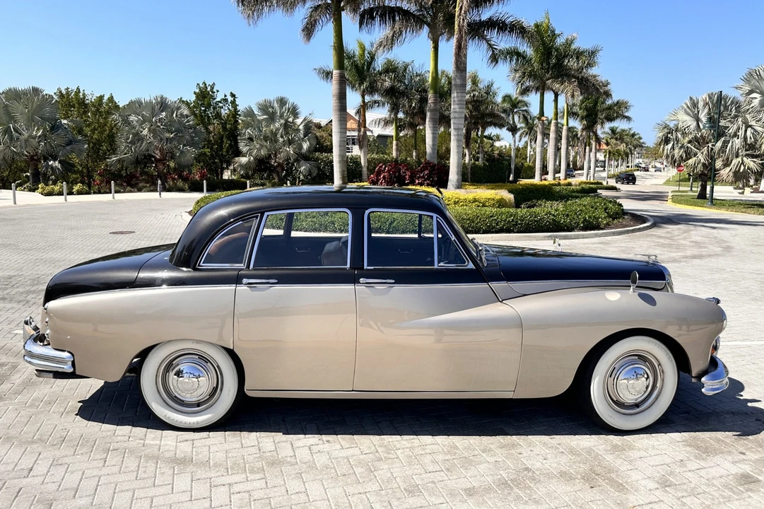 1965 Daimler - Image 7 of 31