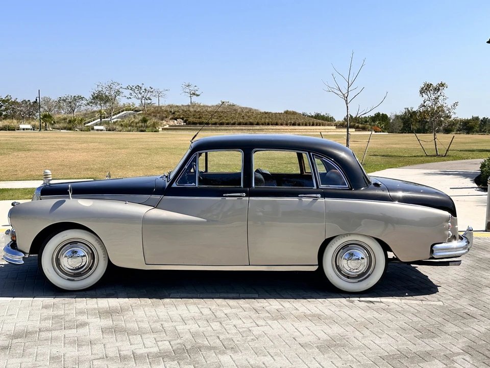 1965 Daimler - Image 4 of 31