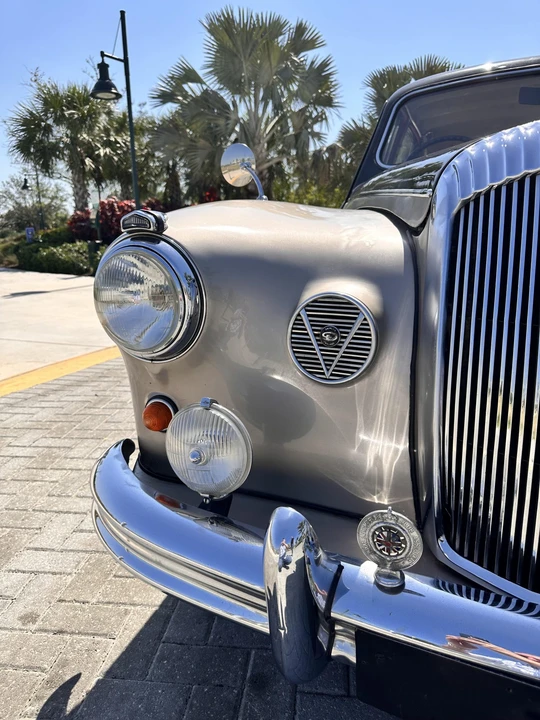 1965 Daimler - Image 9 of 31