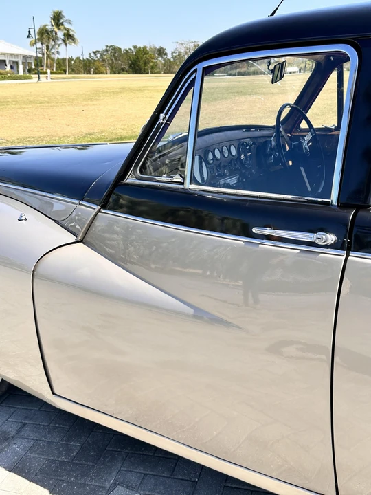 1965 Daimler - Image 15 of 31