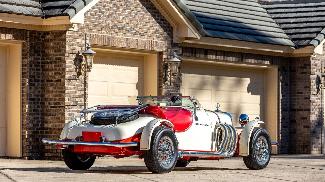 1965 Excalibur - Image 11 of 31