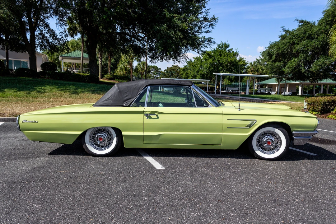 1965 Ford Thunderbird 4th Gen - Image 25 of 31