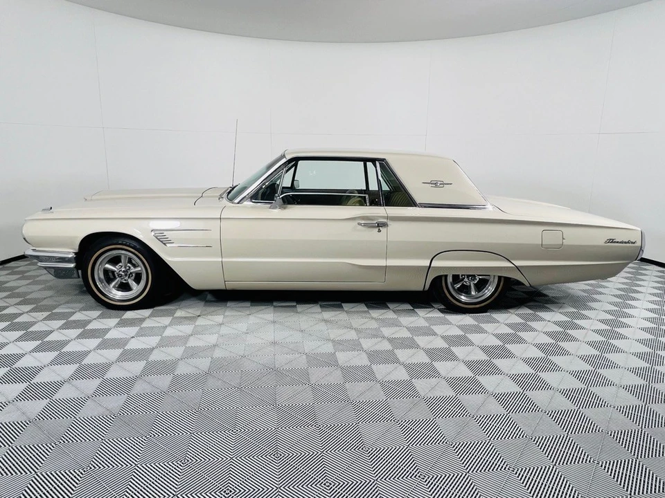 1965 Ford Thunderbird 4th Gen - Image 11 of 12
