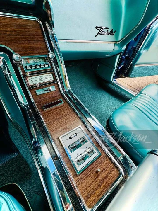 1965 Ford Thunderbird 4th Gen - Image 11 of 18