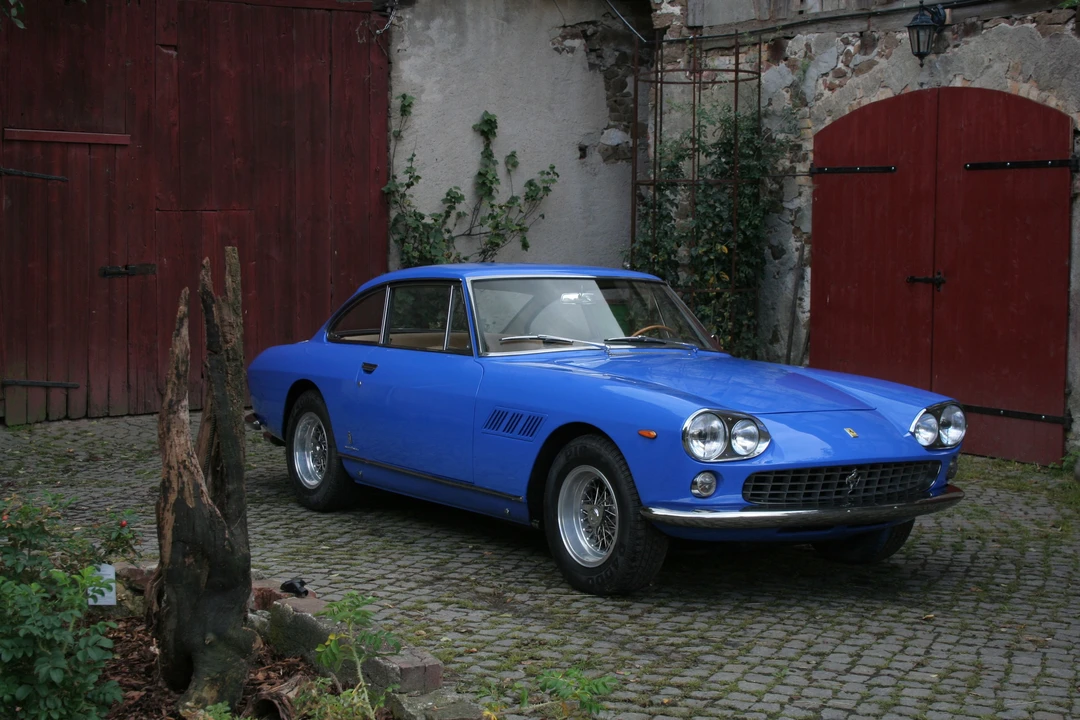 1965 Ferrari 330 GT 2+2 - Image 12 of 27