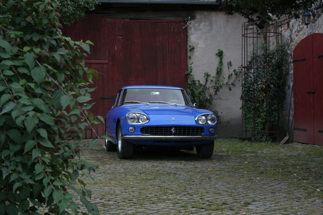 1965 Ferrari 330 GT 2+2 - Image 11 of 27