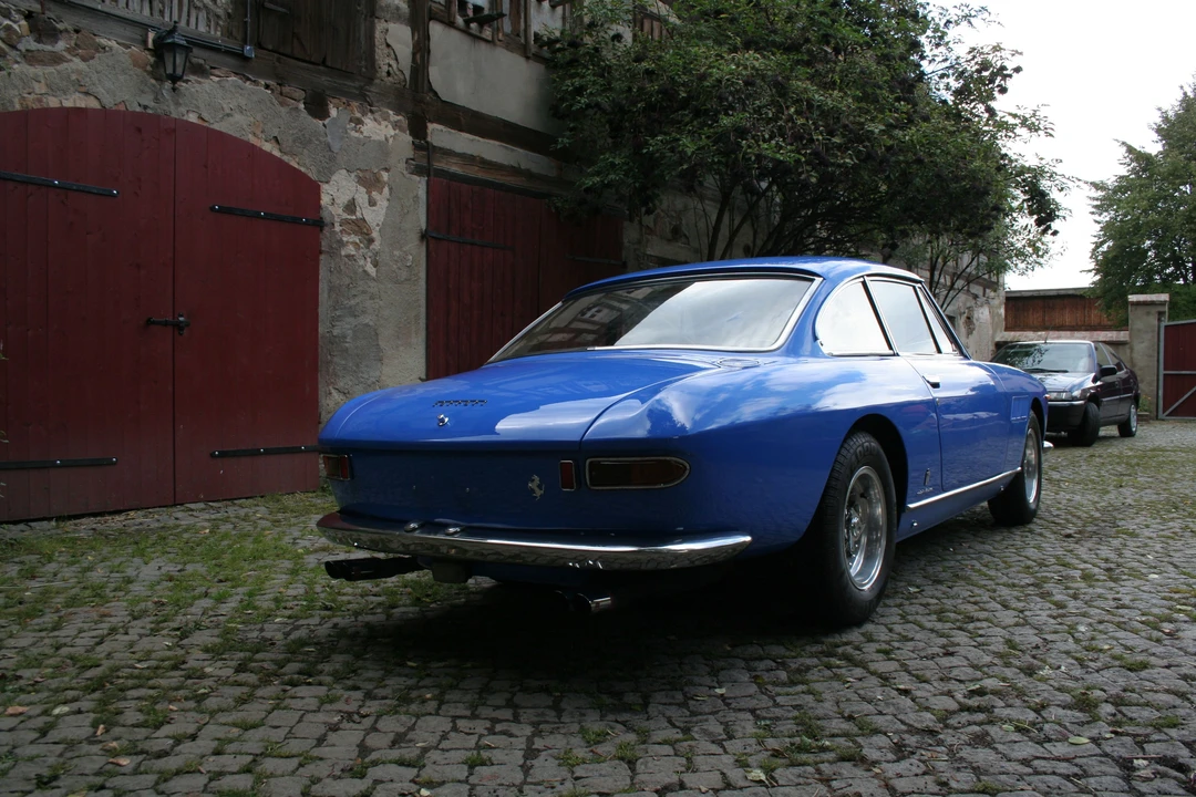 1965 Ferrari 330 GT 2+2 - Image 9 of 27
