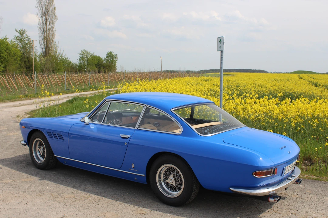 1965 Ferrari 330 GT 2+2 - Image 3 of 27