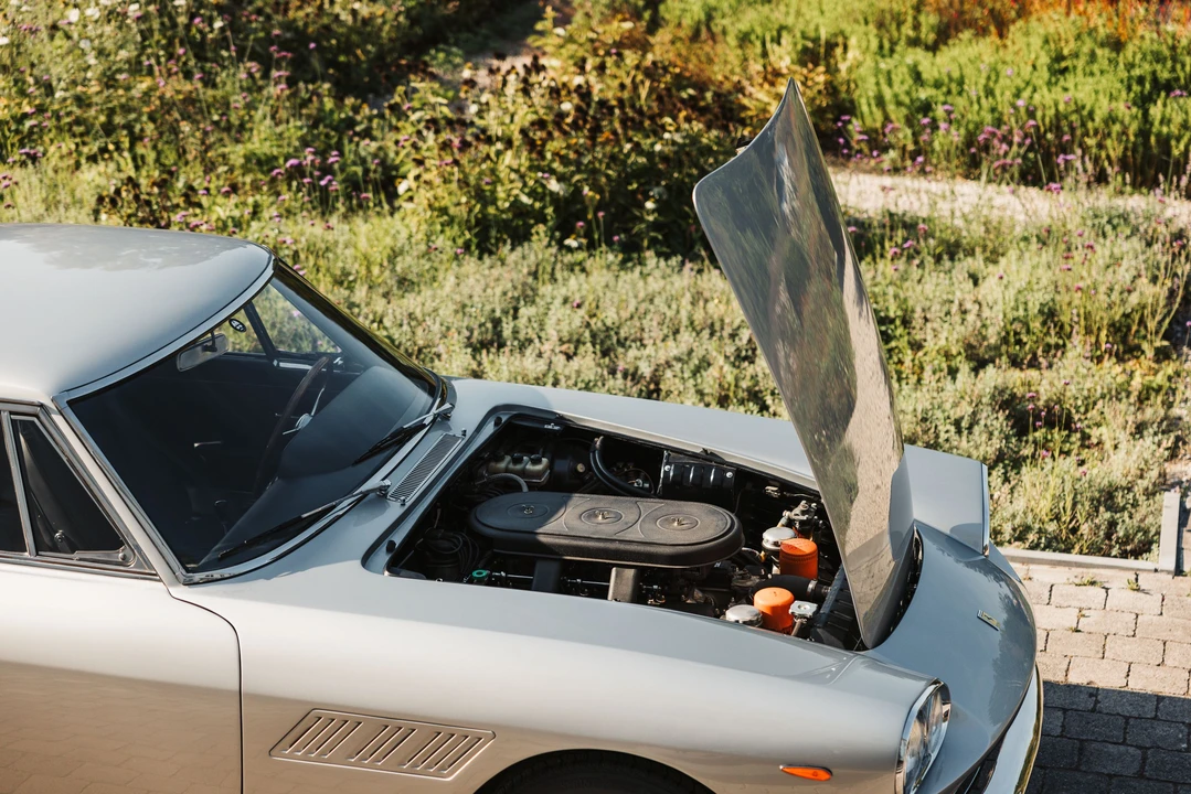1965 Ferrari 330 GT 2+2 - Image 18 of 31