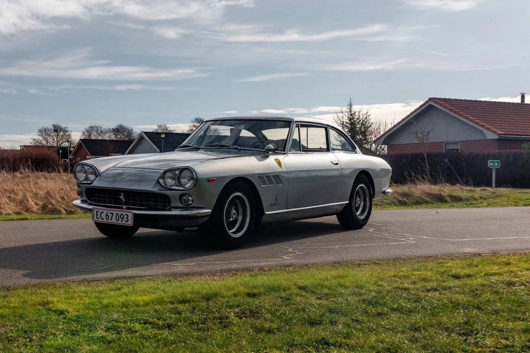 1965 Ferrari 330 GT 2+2 - Image 12 of 30