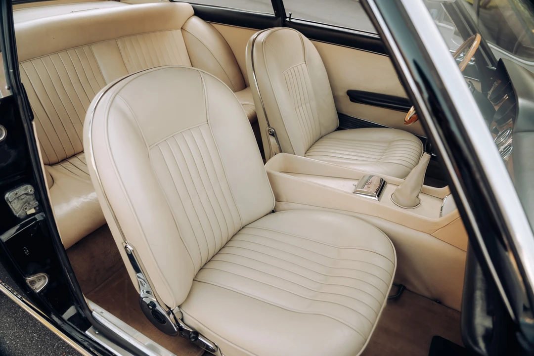 1965 Ferrari 330 GT 2+2 - Image 29 of 31