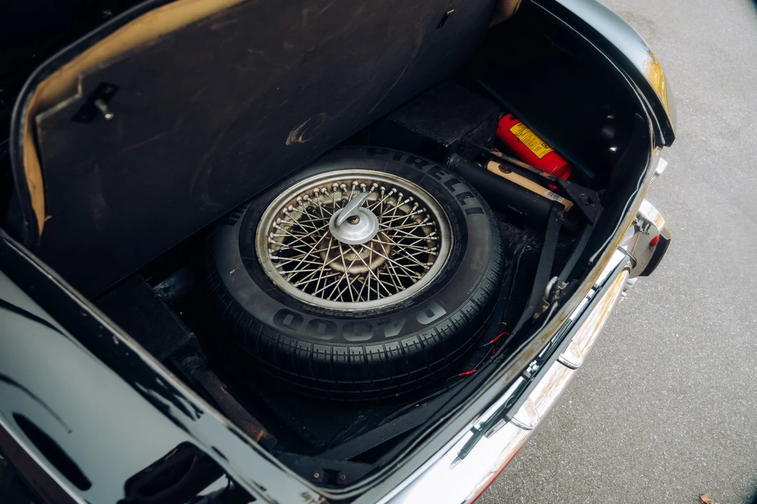 1965 Ferrari 330 GT 2+2 - Image 17 of 31