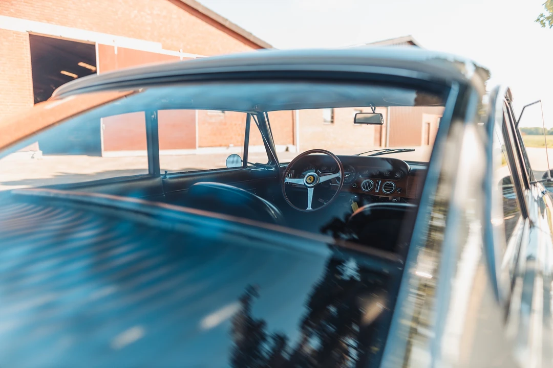 1965 Ferrari 330 GT 2+2 - Image 25 of 31