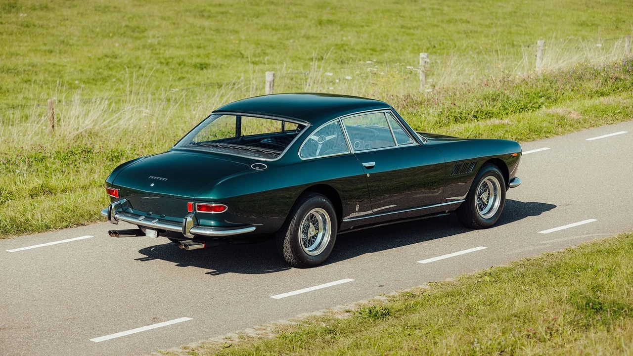 1965 Ferrari 330 GT 2+2 - Image 16 of 31