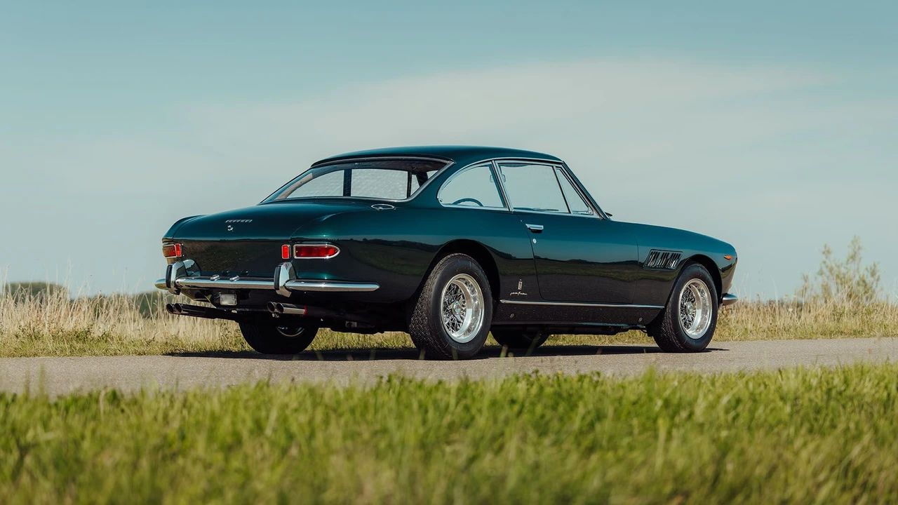 1965 Ferrari 330 GT 2+2 - Image 4 of 31