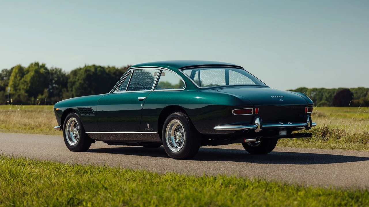 1965 Ferrari 330 GT 2+2 - Image 28 of 31